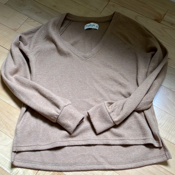 Abercrombie V Neck Tan Sweater - Picture 2 of 6